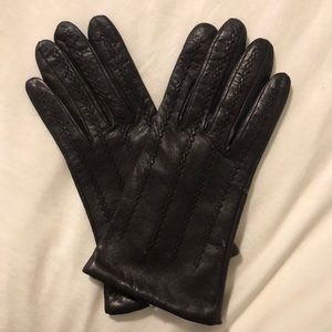 Leather gloves